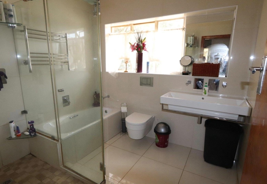 4 Bedroom Property for Sale in Unitas Park Gauteng