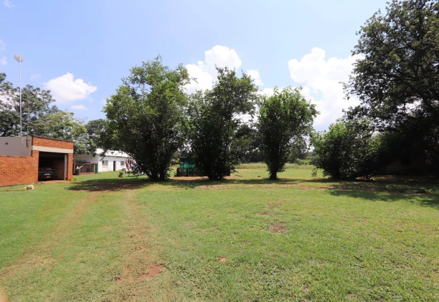 4 Bedroom Property for Sale in Unitas Park Gauteng