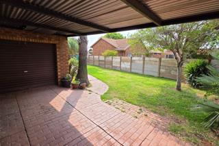 2 Bedroom Property for Sale in Doornpoort Gauteng