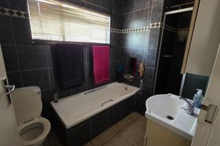 2 Bedroom Property for Sale in Doornpoort Gauteng