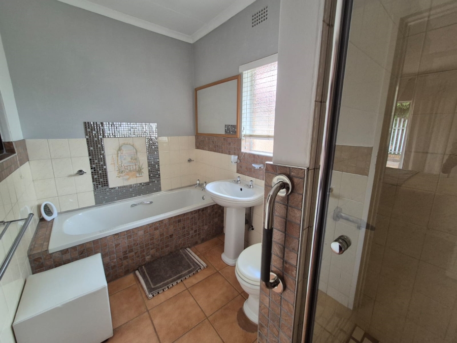 5 Bedroom Property for Sale in Vanderbijlpark SE Gauteng