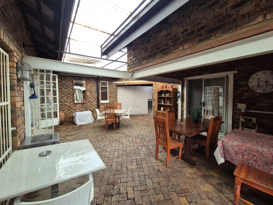 5 Bedroom Property for Sale in Vanderbijlpark SE Gauteng