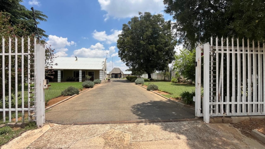 4 Bedroom Property for Sale in Middelvlei A H Gauteng