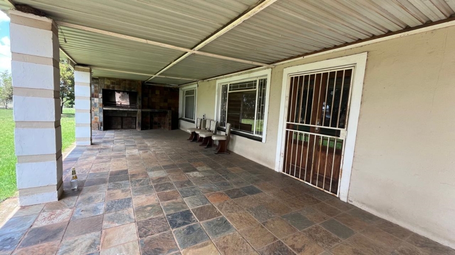 4 Bedroom Property for Sale in Middelvlei A H Gauteng