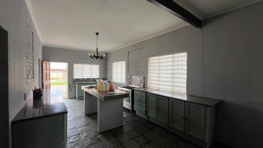 4 Bedroom Property for Sale in Middelvlei A H Gauteng