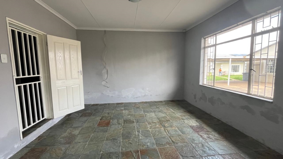 4 Bedroom Property for Sale in Middelvlei A H Gauteng