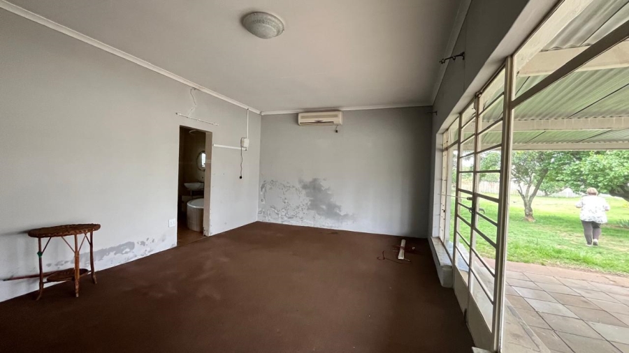 4 Bedroom Property for Sale in Middelvlei A H Gauteng
