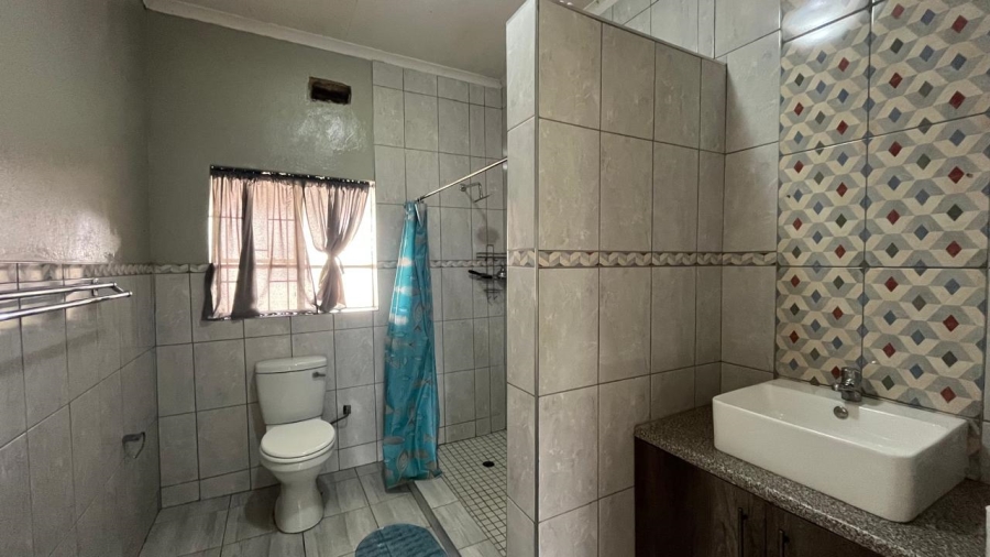 4 Bedroom Property for Sale in Middelvlei A H Gauteng