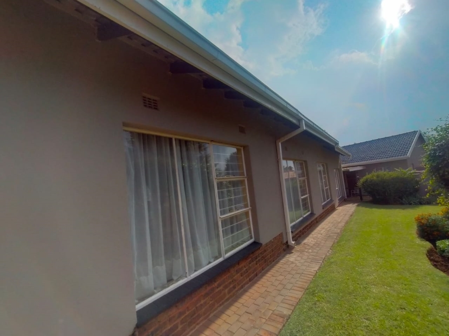 3 Bedroom Property for Sale in Greenhills Gauteng
