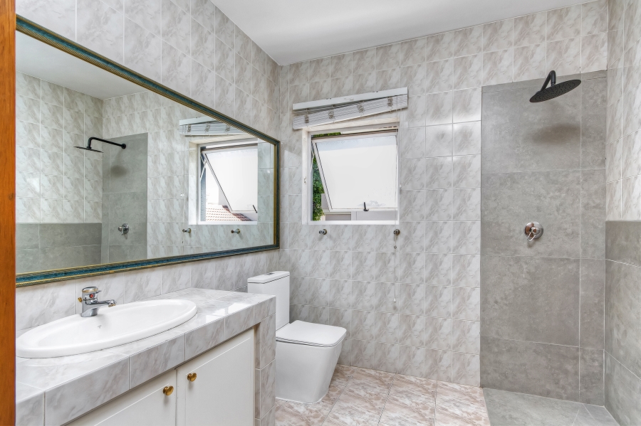 5 Bedroom Property for Sale in Morningside Gauteng