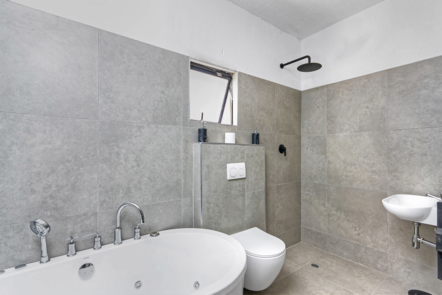 5 Bedroom Property for Sale in Morningside Gauteng