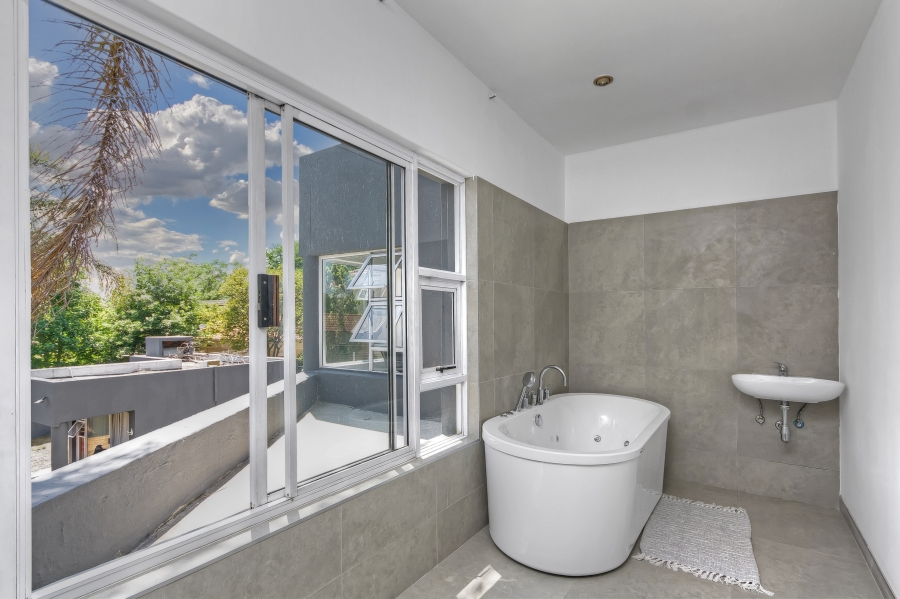 5 Bedroom Property for Sale in Morningside Gauteng