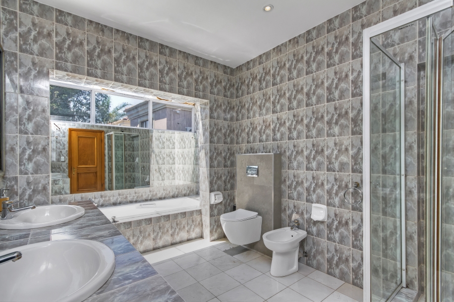 5 Bedroom Property for Sale in Morningside Gauteng