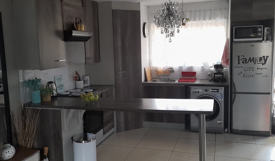To Let 1 Bedroom Property for Rent in Dalpark Gauteng