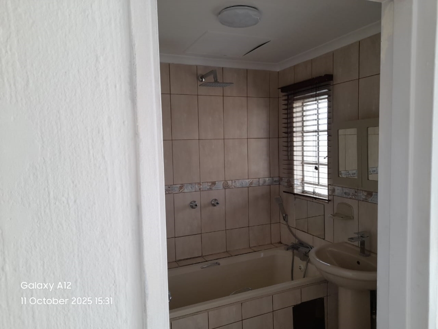 To Let 1 Bedroom Property for Rent in Dalpark Gauteng