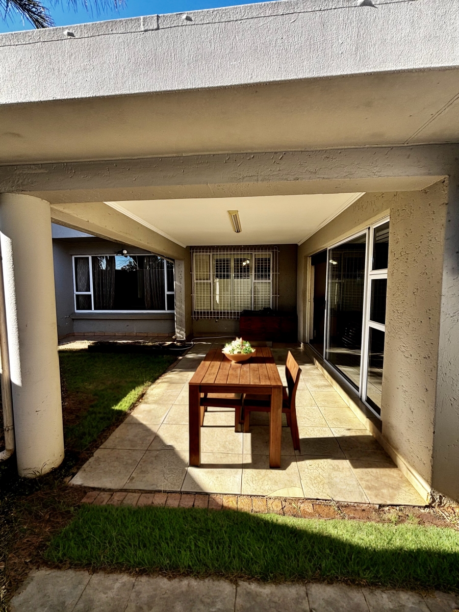 3 Bedroom Property for Sale in Waverley Gauteng