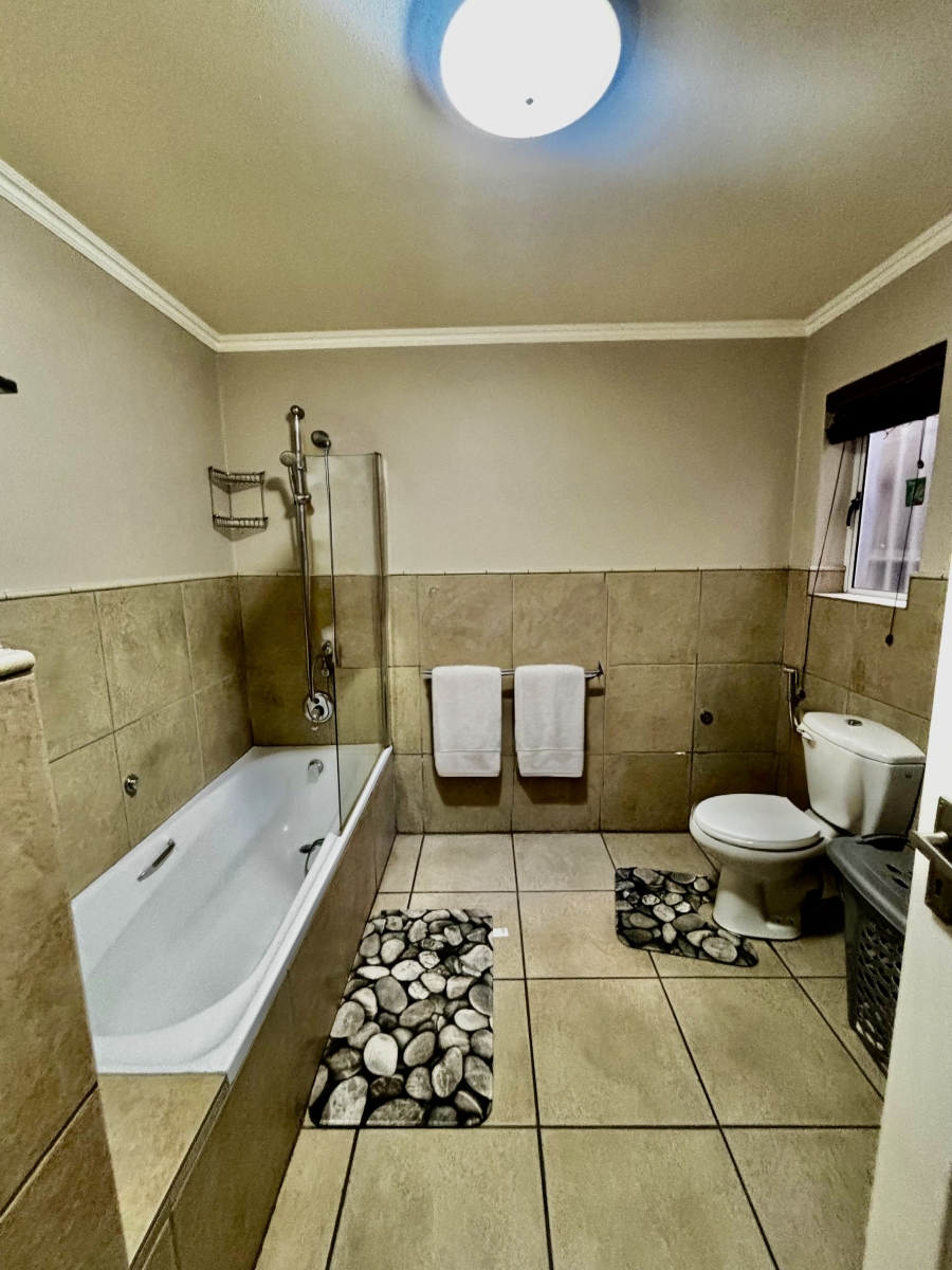 3 Bedroom Property for Sale in Waverley Gauteng