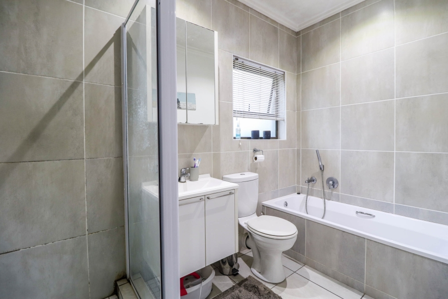 1 Bedroom Property for Sale in Fourways Gauteng