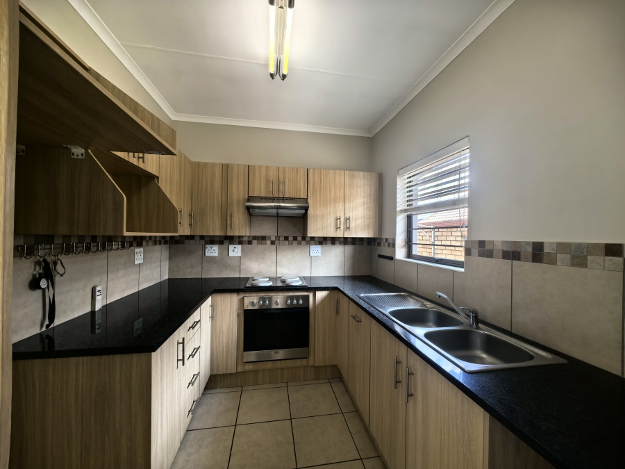 2 Bedroom Property for Sale in Olivedale Gauteng