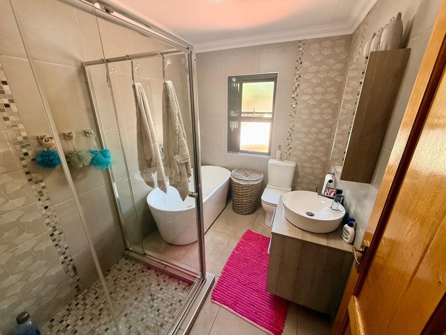 4 Bedroom Property for Sale in Blue Saddle Ranches Gauteng