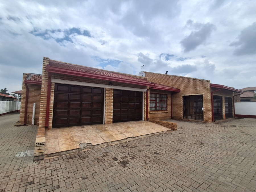 4 Bedroom Property for Sale in Meyerton Park Gauteng