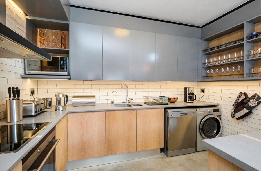 To Let 2 Bedroom Property for Rent in Sandown Gauteng