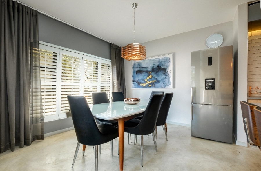 To Let 2 Bedroom Property for Rent in Sandown Gauteng