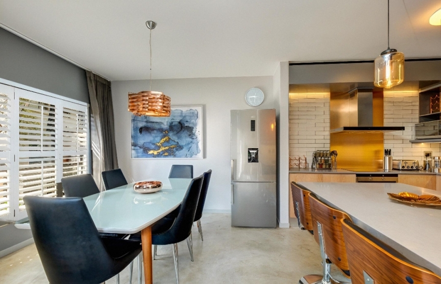 To Let 2 Bedroom Property for Rent in Sandown Gauteng