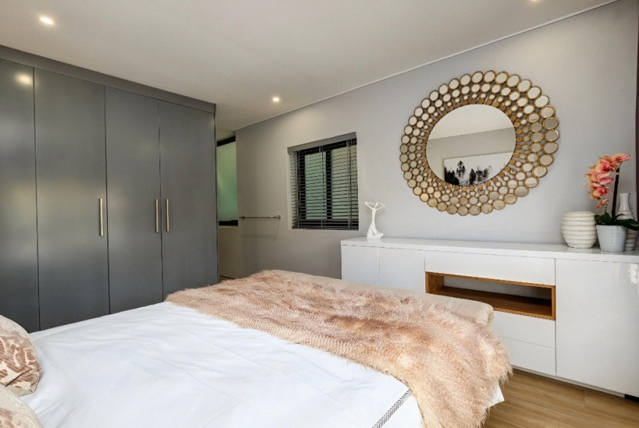 To Let 2 Bedroom Property for Rent in Sandown Gauteng