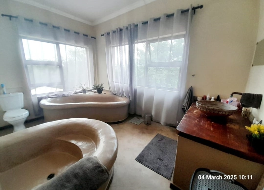 5 Bedroom Property for Sale in Roodeplaat Gauteng