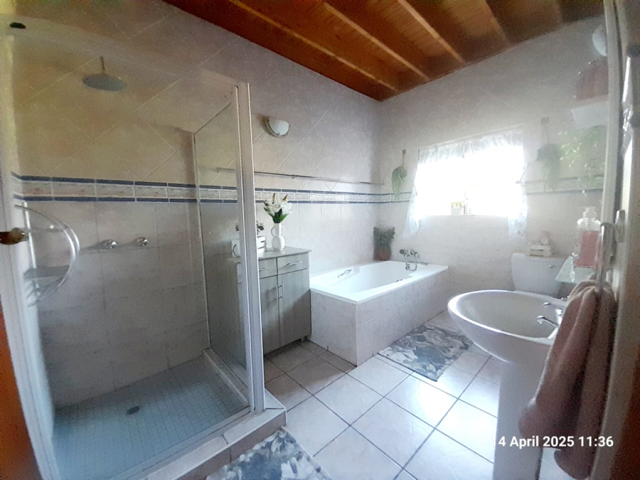 5 Bedroom Property for Sale in Roodeplaat Gauteng