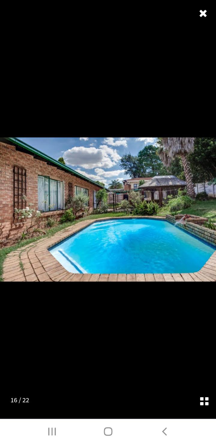 To Let 4 Bedroom Property for Rent in Bromhof Gauteng