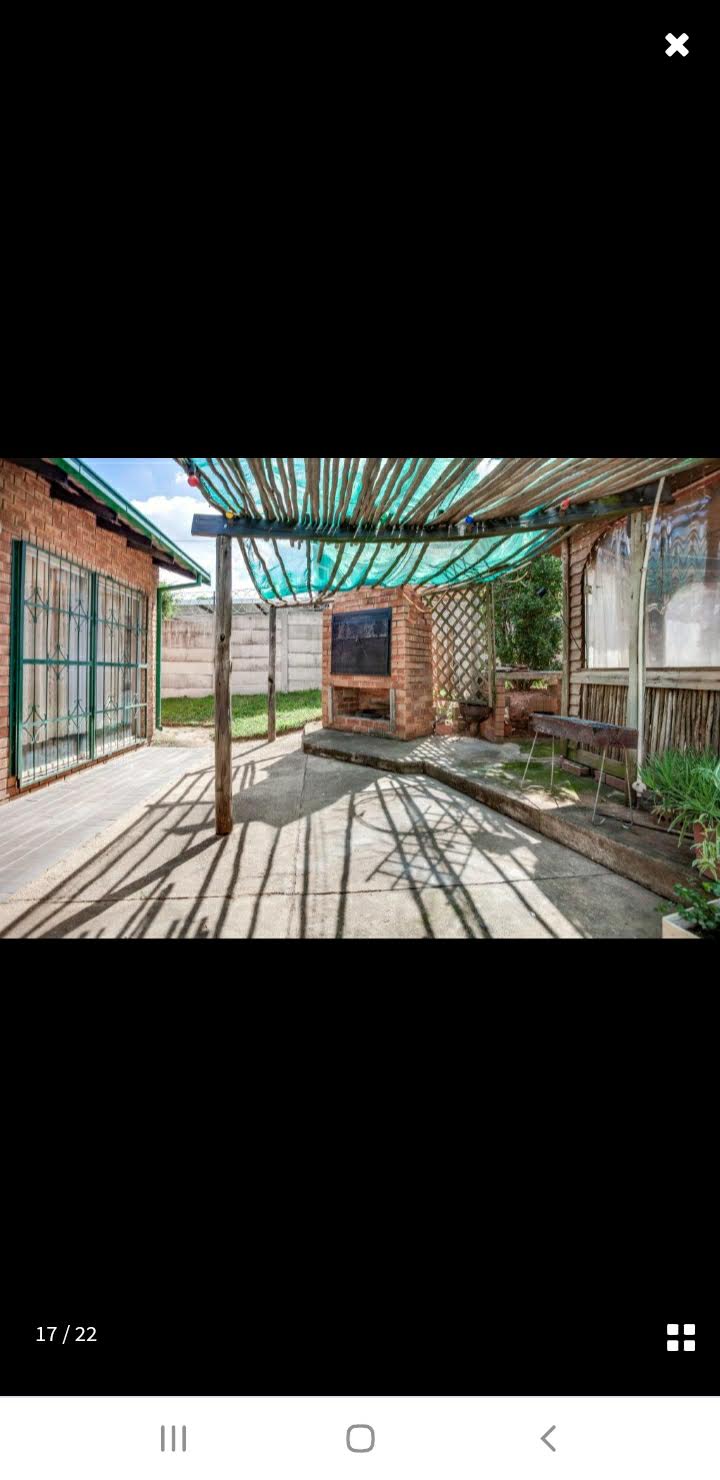 To Let 4 Bedroom Property for Rent in Bromhof Gauteng