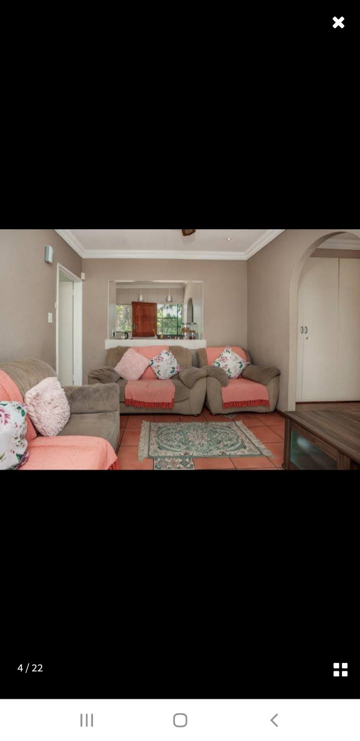 To Let 4 Bedroom Property for Rent in Bromhof Gauteng