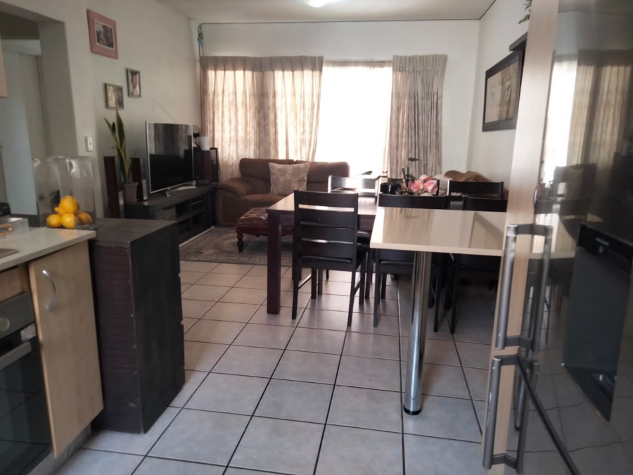 To Let 2 Bedroom Property for Rent in Sundowner Gauteng