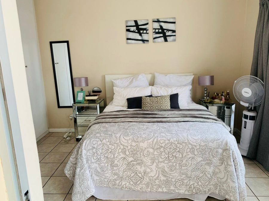 To Let 2 Bedroom Property for Rent in Sundowner Gauteng