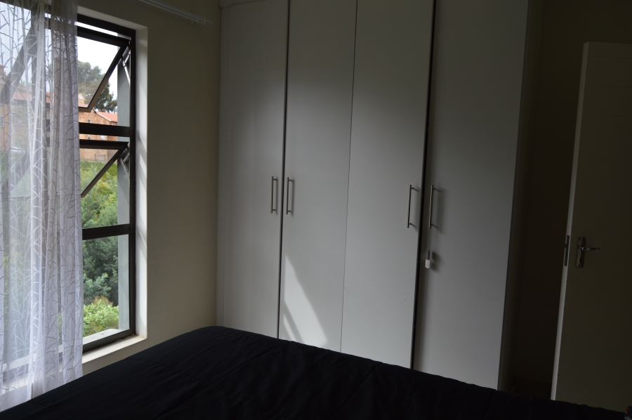 2 Bedroom Property for Sale in Helderkruin Gauteng