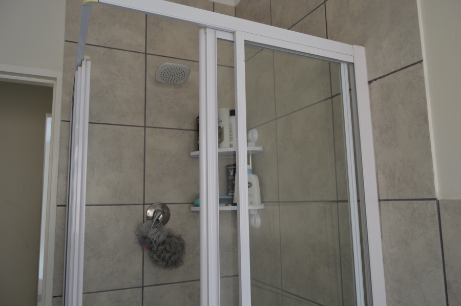 2 Bedroom Property for Sale in Helderkruin Gauteng