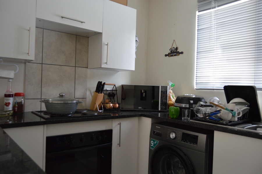 2 Bedroom Property for Sale in Helderkruin Gauteng