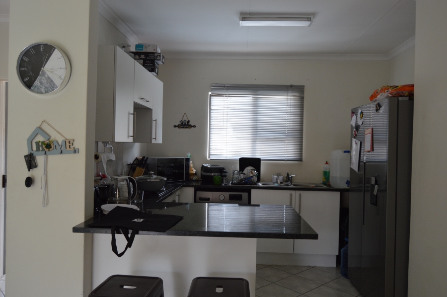 2 Bedroom Property for Sale in Helderkruin Gauteng