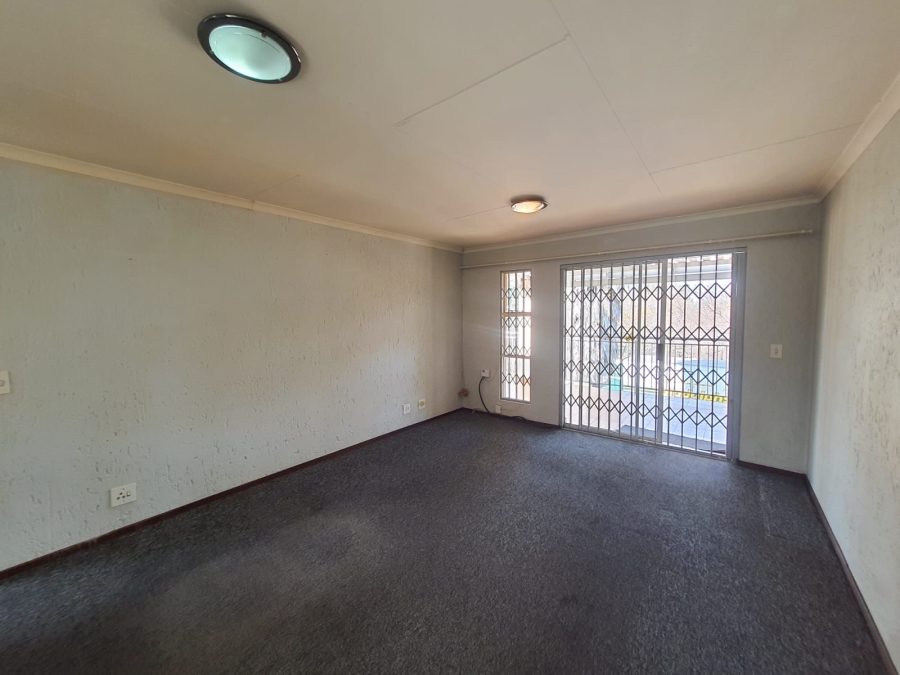 2 Bedroom Property for Sale in Vanderbijlpark SW 5 Gauteng