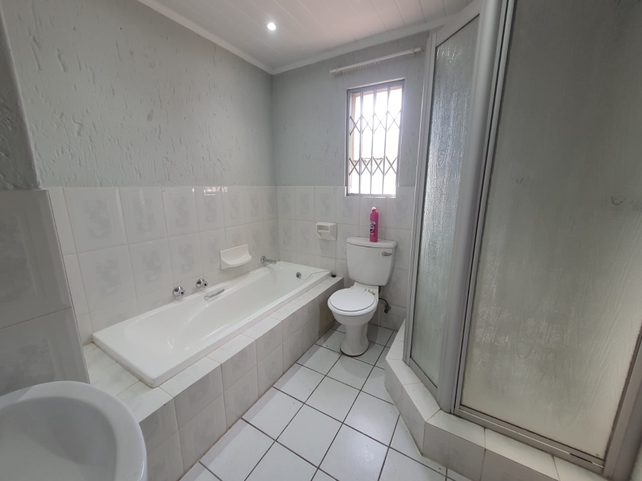 2 Bedroom Property for Sale in Vanderbijlpark SW 5 Gauteng