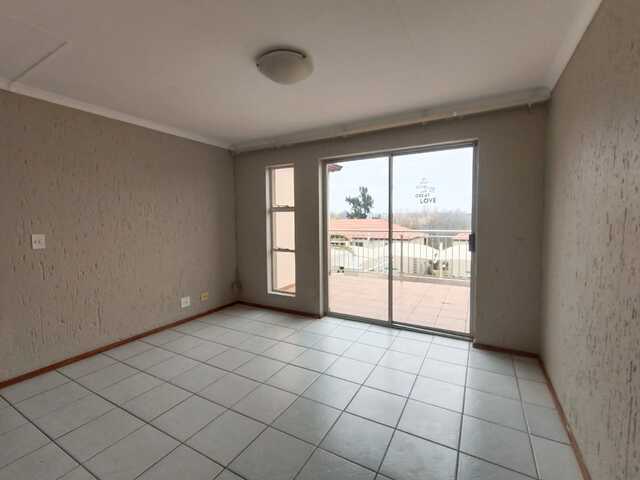 2 Bedroom Property for Sale in Vanderbijlpark SW 5 Gauteng