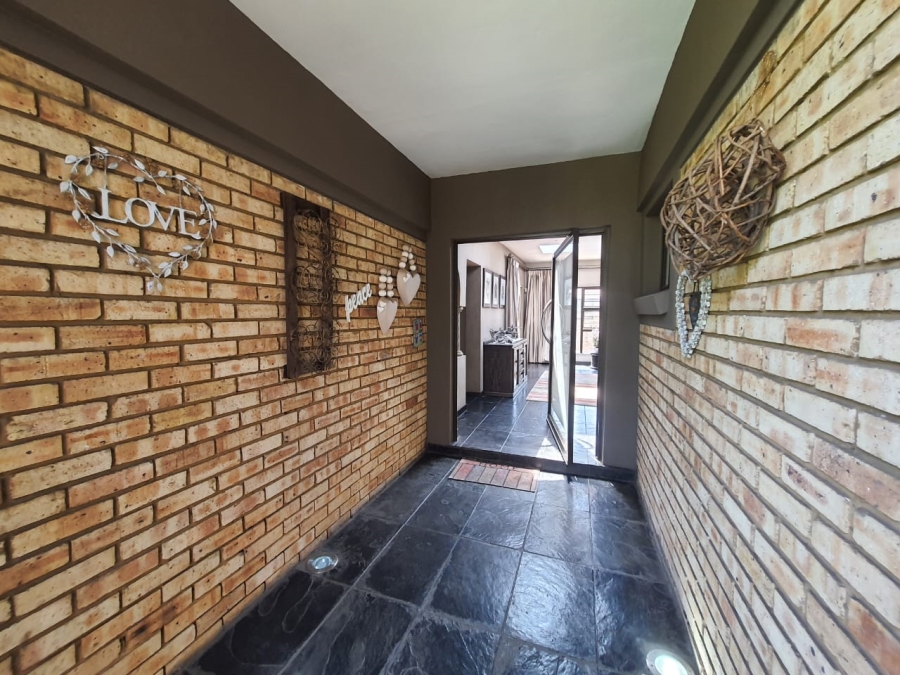 4 Bedroom Property for Sale in Vanderbijlpark SE 4 Gauteng