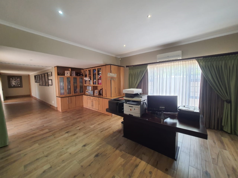 4 Bedroom Property for Sale in Vanderbijlpark SE 4 Gauteng