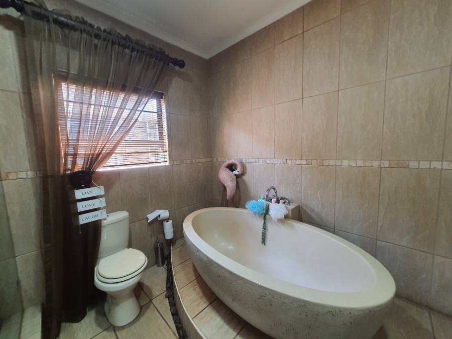 4 Bedroom Property for Sale in Vanderbijlpark SE 4 Gauteng