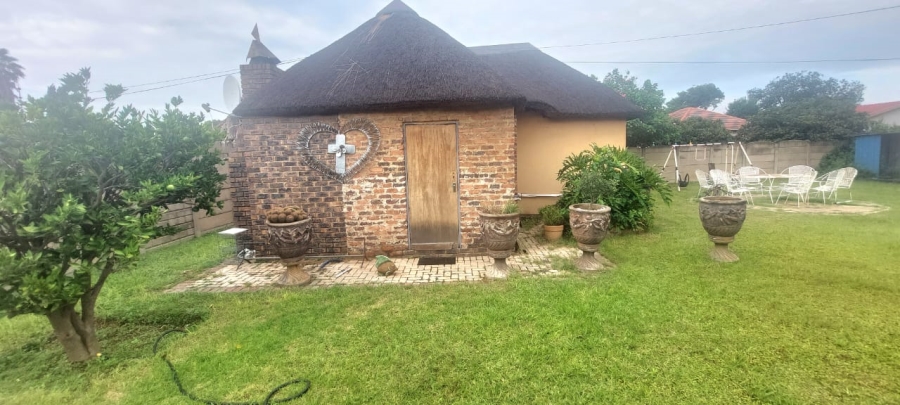 3 Bedroom Property for Sale in Sonland Park Gauteng