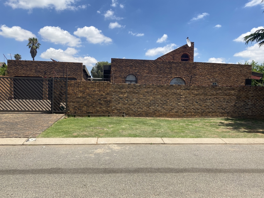 4 Bedroom Property for Sale in  Dalpark Ext 11 Gauteng