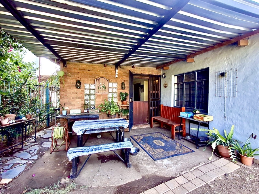 4 Bedroom Property for Sale in Jan Niemand Park Gauteng