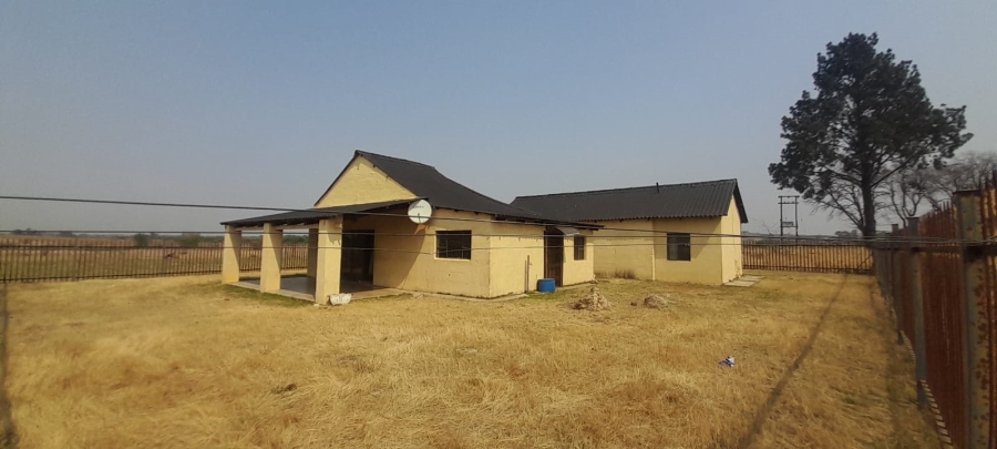 5 Bedroom Property for Sale in Witkop Gauteng